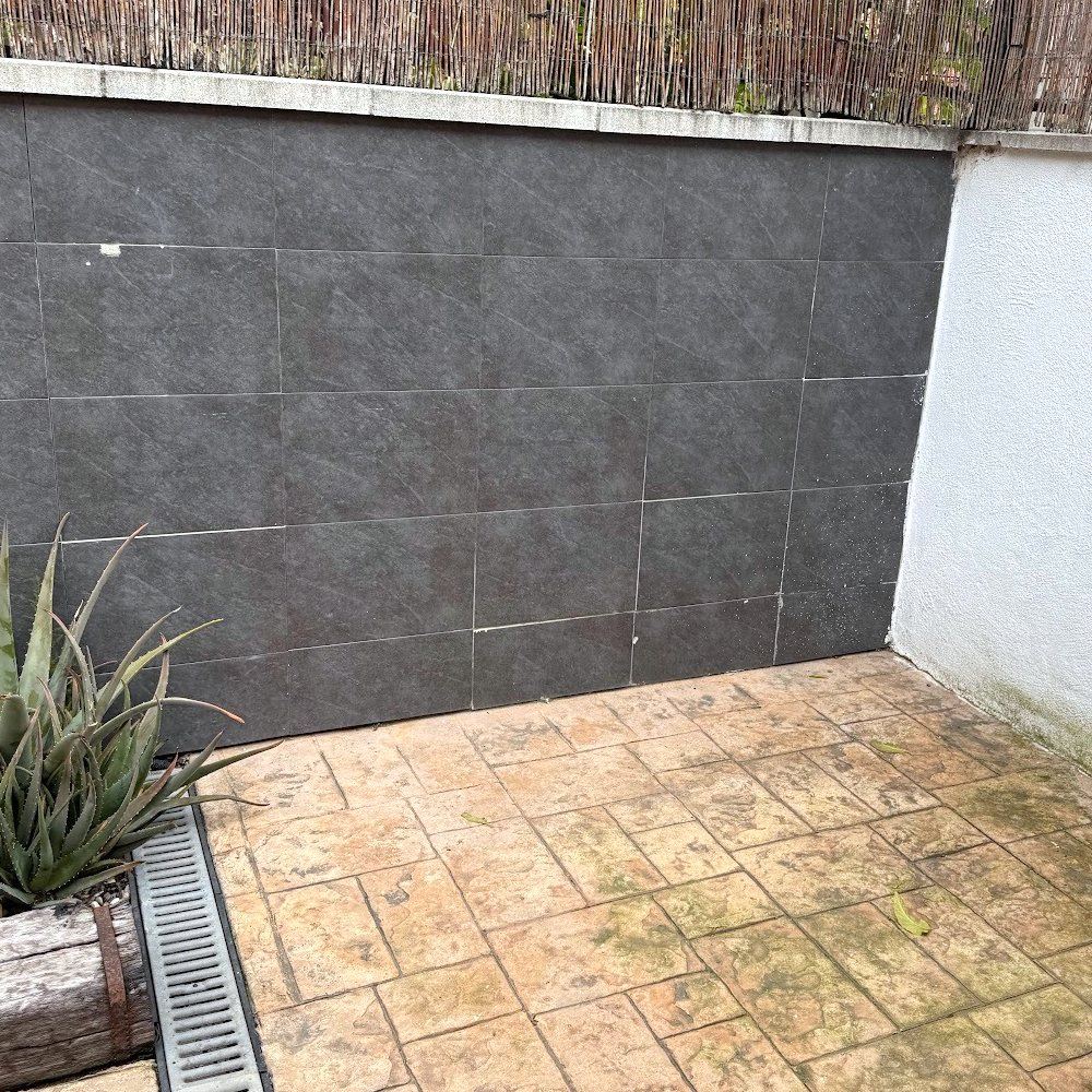 El rincón del patio antes de montar la barbacoa